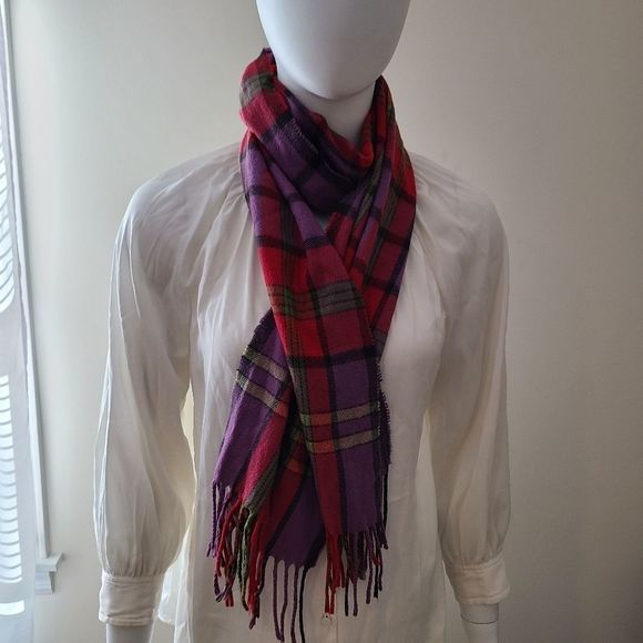 Scarf - Picture 1 of 9